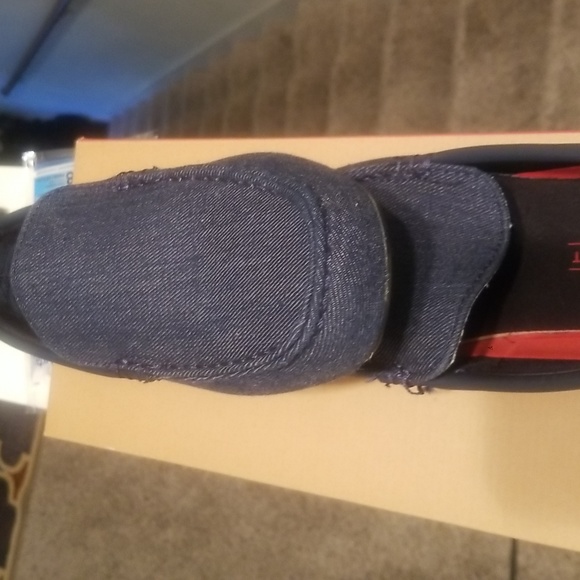 Shoes - Picture 2 of 8